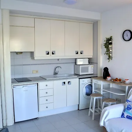 Cala Blanca Studio, By Bookindenia Апартаменты